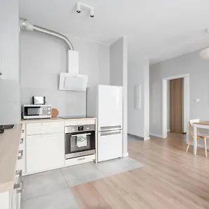 Enjoy! Marywilska Apartment Warsaw